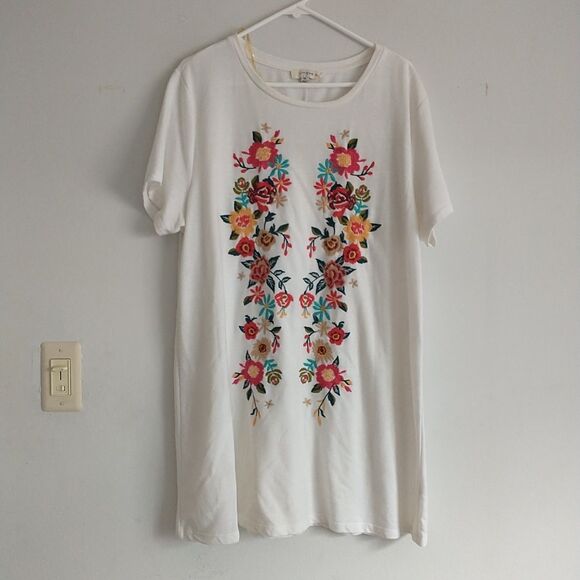 Umgee Embroidered T Shirt Dress XL White Floral Short Sleeve Shift Tunic Mini - Picture 1 of 7